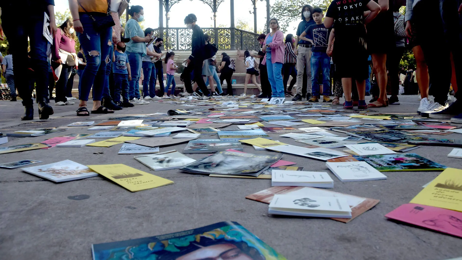 01-04-2022-Rio de LIbros plaza Zaragoza-Carlos Villalba (12)